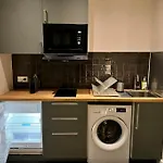 Studio Buttes Chaumont refait à neuf